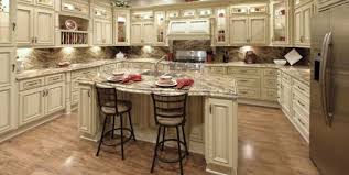 Completely In Love With This Kitchen Vintage White Rta Cabinets Antique White Kitchen Cabinets Antique White Kitchen Antique White Cabinets