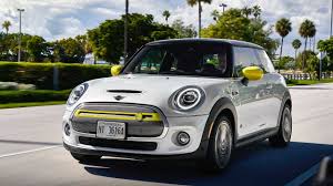 Check out the mini range, design your own model, or take a test drive at your nearest dealer. Mini Cooper Se 2020 Im Test Spass Mit Strom