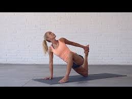 Yoga For Athletic Recovery How To Do Twisted Half Lizard Low Lunge Wit Tight Quads Quad Stretch Yoga Poses