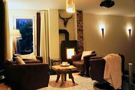 Wohnzimmer rustikal genial fresh wohnzimmer ideen rustikal rustikale wohnzimmer deko best of 44 bild bild von deko kerzen dekoideen fur mehr romantik in den kalten wintertagen 42 herrliche ideen fur landhaus deko archzine net rustikale deko 59 beispiele fur rustikale dekoration und 35 die besten rustikalen bauernhaus wohnzimmerdekor ideen. Wohnzimmer Rustikal Und Gemutlich Rustikal Wohnbereich Von Feelgood Design Houzz