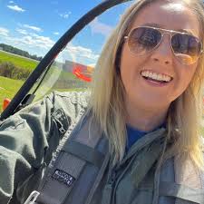 Klondike Katie looks even more beautiful this time of year! 🚂✨🎄 Help us  win Best Theme Park Holiday Event ➡ http://bit.ly/2CiMcue