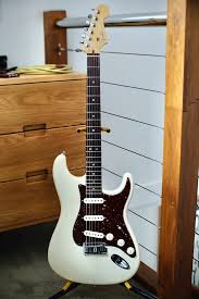 Fender American Deluxe Stratocaster 2011 2016 Reverb In 2020 Fender American Deluxe Fender American Deluxe Stratocaster Fender