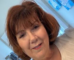 Christy Lloyd's Instagram, Twitter & Facebook