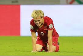 Điện thoại văn phòng bộ. VÄƒn Toan Ä'au Khá»• Quá»³ Gá»¥c Náº¯m Cháº·t Tay Lien Tá»¥c Ä'áº¥m Xuá»'ng San Tin Má»›i Bong Ä'a