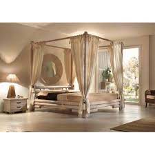 Riesce sempre a creare un ambiente da sogno, che ha il potere di rievocare atmosfere calde, avvolgenti. Letto Baldacchino Tabanan