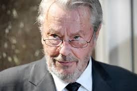 Curatelle renforcée d'Alain Delon : "Il n'a pas perdu la tête", assure  l'avocat de sa fille