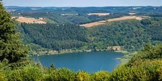 This nature reserve was formed during the latest ice age. Eifel Vulkan Brodelt Noch Konnten Vulkane In Deutschland Heutzutage Ausbrechen Wetter Com
