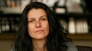 Not much is known about laila, except the fact that she was turned into a stone tablet thousand years before the current battle for mamodo. Laila Stieler Henschel Schauspiel