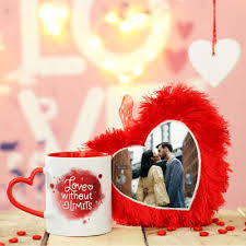 Send Valentines Gifts To Abroad International Valentines Gift Delivery Igp Com Yes, you can customize valentine gifts as per your requirement for which you'll have to provide details like there are certain types of valentine gifts to give for special ones and they include personalized and customized gifts, chocolates, golden rose.