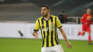 Fotoğraf çekimi sırasında ozan tufan'ı kayda alan cengiz, fenerbahçe'nin yıldızının yaptığı hareketler karşısında kahkahalara boğuldu. Ozan Tufan In Hayali Gercek Oldu Watford Transferi Acikladi Goal Com