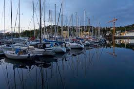 Camera distance from port of kristiansund, norway = 0.29 miles away. Kristiansund Trampelfath
