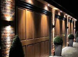 Beautiful Outdoor Lighting Ideas For Front House And Yard Pencahayaan Luar Ruangan Desain Rumah Pintu Depan