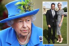 Peter Andre spilt black coffee all over the Queen's carpet