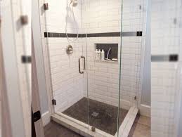 Aplikasi ini berisi kumpulan desain shower kamar mandi minimalis yang bisa anda jadikan sebagai referensi untuk mendesain kamar mandi dengan shower. 15 Desain Kamar Mandi Minimalis Low Budget Tapi Berkelas Suryani Studio