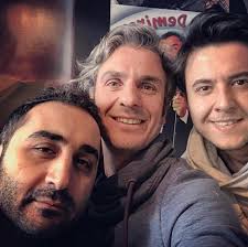 İlk olarak 2009 yılında yetkin dikinciler'in başrolde olduğu aile saadeti adlı dizide canlandırdığı fitnat karakteri ile dikkatleri çekti. Burak Topaloglu Kimdir