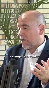 En conversación con la vocera presidencial, Paula Carro, el presidente de  Ferrocarriles del Paraguay, Facundo Salinas destacó los grandes cambios  positivos que traerá el Tren de Cercanías a la vida de ...