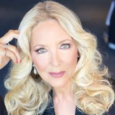 Kelly Harvell's Instagram, Twitter & Facebook