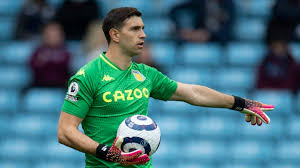 Emiliano martinez could be the signing of the season for aston villa. 5h0pm3sunkiasm