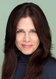 Jessica Lustig's Instagram, Twitter & Facebook