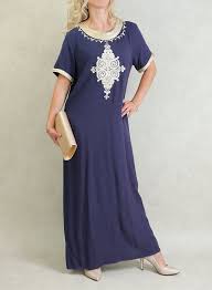# posté le dimanche 19 septembre 2010 05:59. Robe Tunisienne Manches Courtes Avec Broderies Couleur Bleu Marine Pret A Porter Et Accessoires