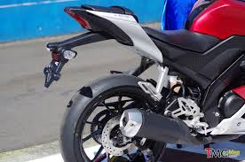 Other model comes with hydraulic brake and slipper clutch which also makes it good in. Mega Photo Gallery Of Yamaha R15 Version 3