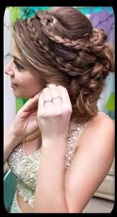 Laura Abbey Upstyles