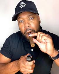 Keep loving. Keep Growing. And Keep Smoking. #LoverOfTheLeaf #Cigars  #ElCatador