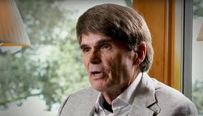 Mengapa Dean Koontz Menulis dengan 10 Nama Pena?