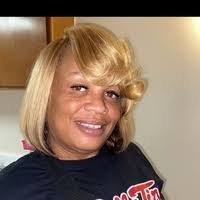 Lynette Robinson's Instagram, Twitter & Facebook