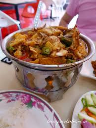 Selain daripada boleh membungkus, premis kari kepala ikan anuar ini turut menawarkan perkhidmatan penghantaran kepada pelanggan. Ratha Raub Damansara Uptown Bangsar Babe