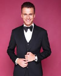 Телеведучий олександр скічко прокоментував у передачі світське життя на телеканалі 1+1 свій роман з єлизаветою юрушевою, спадкоємицею одного з найбагатших людей в україні. 5 Sovetov Ot Aleksandra Skichko Kak Stat Vedushim