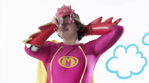 Ik ben een gewone meid maar bij mega mindy tijd ben ik dapper ben ik stoer dan ben ik van niemand bang hou ik boeven in de tang draai ik elke dief een loer iedereen die wordt. Zappelin Kind Blij Tvc 30s Mega Mindy Online Youtube