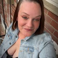 Your first emoji explains your relationship life right now. No cheating.  Witty Women Quotes Arslan Mirza