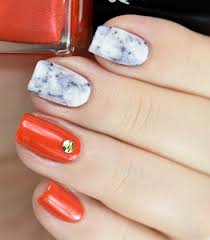 Ob matter top coat (überlack), künstliche nägel, buffer block oder hausmittel: Das 5 Minuten Nageldesign Marmor Nagel Nisinails