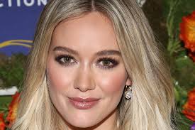 In his heartfelt post, the musician couldn't help but look back on the past 12 months that included a pregnancy, pandemic and plenty of love. Hilary Duff S Eyebrow Tricks Eyebrows Makeup Dailybeauty The Beauty Authority Newbeauty Hilary Duff Makeup Hilary Duff The Duff