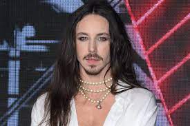 Michał szpak sam już niejednokrotnie przyznał, ze rodzina jest dla niego bardzo ważna. Michal Szpak Pokazal Zdjecie Z Dziecinstwa Z Mama Wydaje Mi Sie Ze Ona Nadal Tam Jest
