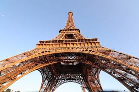 Check spelling or type a new query. La Tour Eiffel Va Changer De Couleur Arts In The City