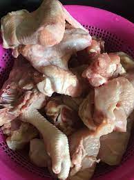 Biasanya orang akan membeli ayam samada di pasar awam atau di pasaraya dalam keadaan sudah dipotong kepada beberapa bahagian. Cara Simpan Ayam Tahan Lama Tak Busuk Kekal Segar Macam Baru Disembelih
