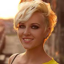 Round faces are difficult to style. 20 Latest Short Hairstyles For Round Face Shape