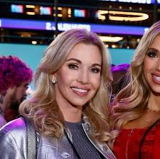 Tavia Hunt (@TaviaHunt1)