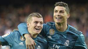 Football players with their kids lionel messi cristiano ronaldo isco balotelli toni kroos lewandowski marcelo hazard luis suarez. Reals Toni Kroos Ronaldo Wechsel Zu Juventus Absolut Okay Goal Com