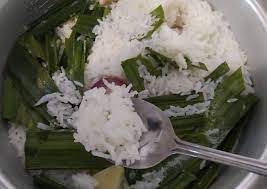 Untuk resepi nasi lemak dengan saus sotong dimakan, gamat segar, telur rebus, ikan bilis dan kacang tanah. Resepi Nasi Lemak Simple Tanpa Santan Pawtaste Com