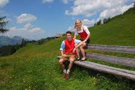 Official profile of olympic athlete chiara hoelzl (born 18 jul 1997), including games, medals, results, photos, videos and news. Pongaus Jung Sprungtalente Stefan Kraft Und Chiara Holzl Stefan Kraft Jungs Bischofshofen