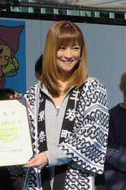 Hitomi Yoshizawa - Wikipedia