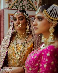 ایمن Shot for @mohsin.naveed.ranjha @mohsin.ranjha_dino Featuring:  @aymen.saleem Makeup Artist: @qasimliaqat Stylist: @yash645 Jewellery:  @allurebymht