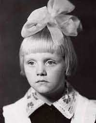 Певица валерия, урожденная алла юрьевна перфилова, родилась 17 апреля 1968 года в для закрепления успеха валерия выиграла несколько конкурсов: Valeriya Pevica Biografiya Informaciya Lichnaya Zhizn Foto Video