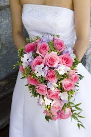 Künstliche hochzeitsblumen brautstrauß in der schweiz shop, günstige seide rose pfingstrose gefälschte blumen brautsträuße, diy benutzerdefinierte künstliche hochzeit blume ehe zubehör. Brautstrauss Ideen Und Blumenfachgeschaft In Dresden Und Sachsen