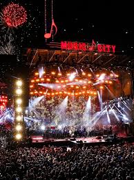 New year's eve is a practically universal holiday that's often celebrated with fireworks, parties, and a toast to a happy and healthy year to come. New Year S Eve In Nashville Visit Nashville Tn