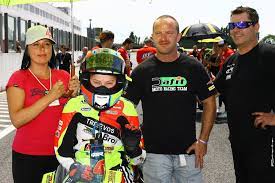 Filip salac (born 12 december 2001 in mlad� boleslav) is a motorcycle road racer who competes internationally for czech republic. Filip Salac Vyhral Oba Uvodni Zavody Me Stock 250 Motorkari Cz