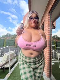 Daniela Pereira - Free nude pics, galleries & more at Babepedia